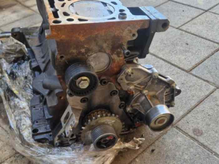 Cherche moteur F4R 738 2