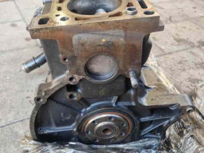 Cherche moteur F4R 738