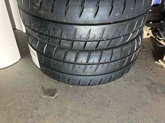 Pneus Michelin H31 neufs