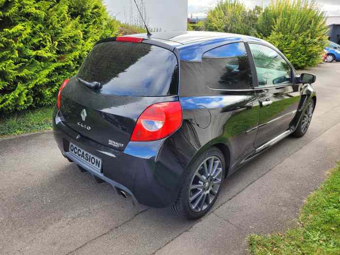 Renault Clio III 2.0 16v 200ch Renault Sport 2