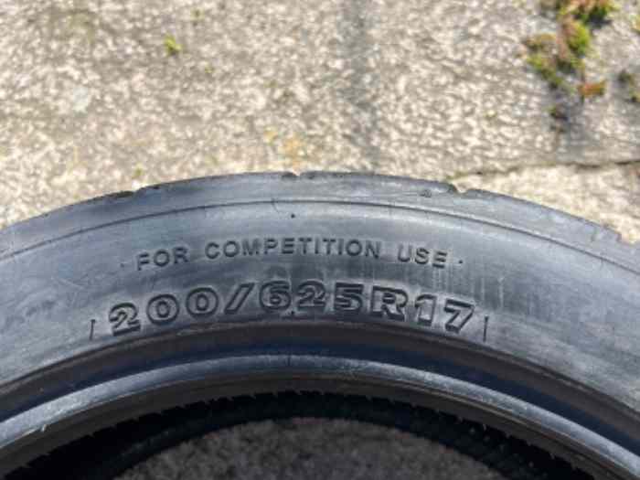 Pneu pluie Hankook R17 1