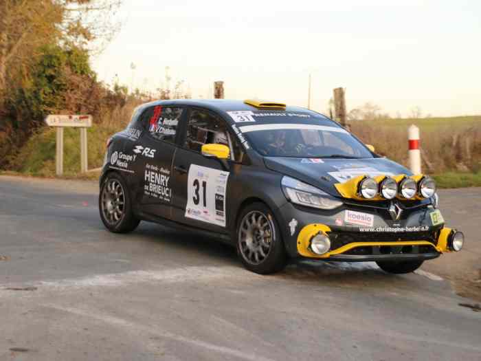 Vends Clio R3T Full Evo 4