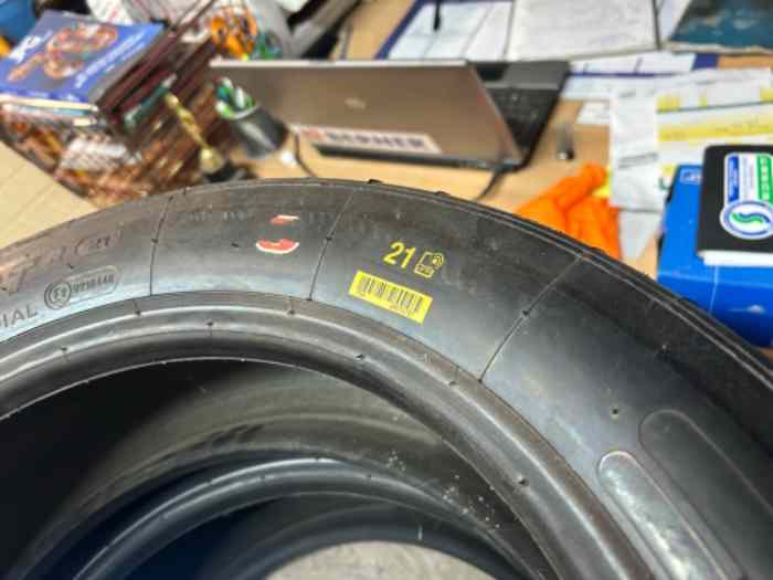 Pneus de compétition Michelin 16/60-R16 4