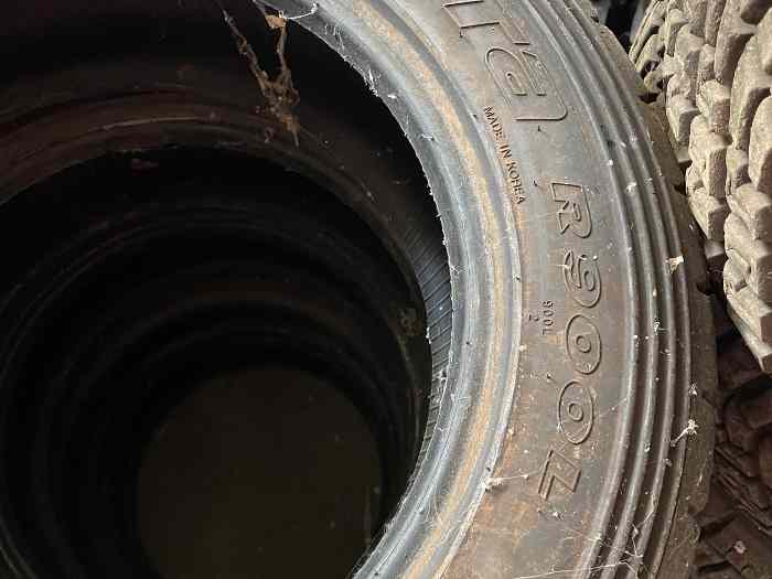 Pneus terre KUMHO R900 1