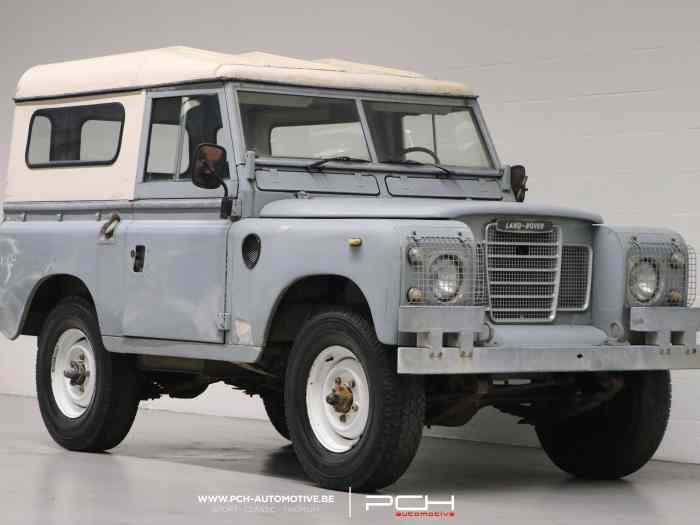 LAND ROVER Series III + Hard-Top - BAR...