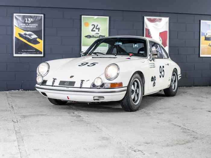 PORSCHE 911 2.0L 1965 FIA 2