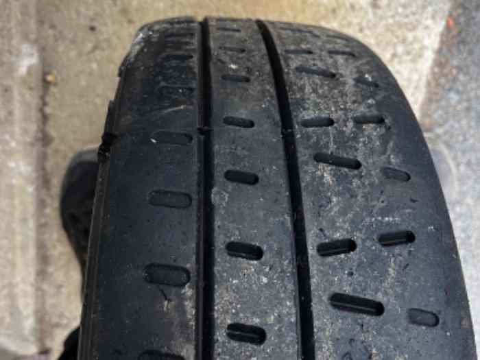 Pneu Pirelli en 14 4