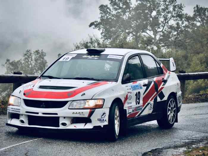 Mitsubishi lancer evo 9 0