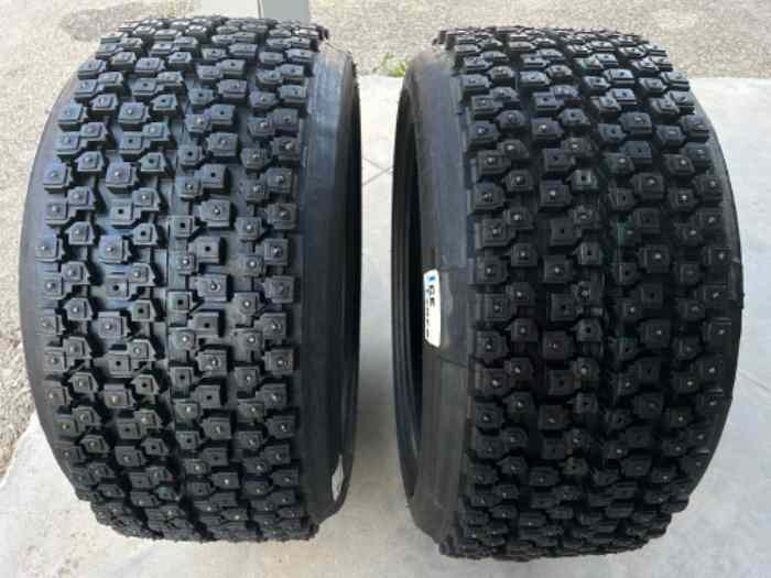 Pneus clous Ice_T 285/30 R20 4