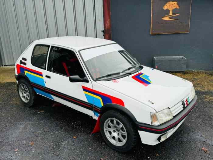 Peugeot 205 GTI 1.9 Groupe A / PTH periode J2 0