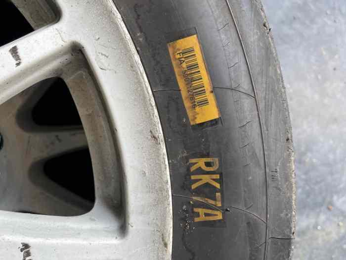 STOP AFFAIRE PNEUS PIRELLI EN 16 3