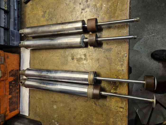 Tube amortisseur avant 206 s1600