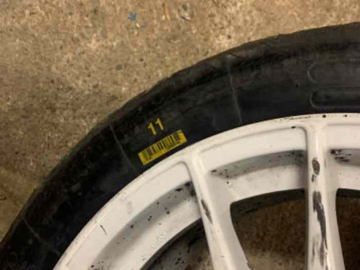 2 Michelin R11 retaille 16’ 1