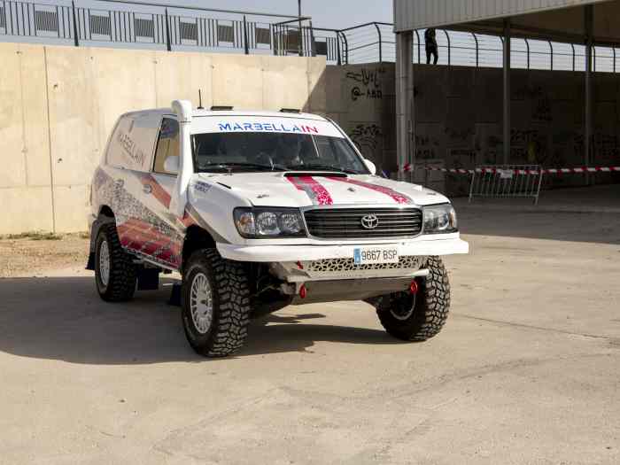 2002 Toyota Land Cruiser HDJ100 4.2 TD Rally Raid & Dakar Classic 1