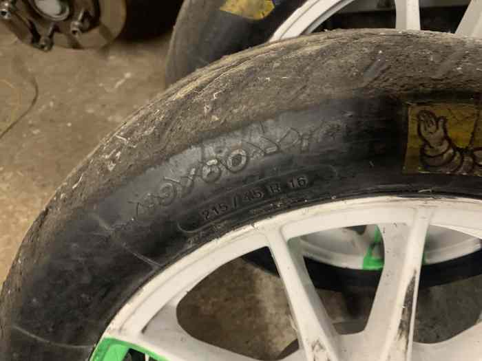 2 Michelin R11 retaille 16’ 2