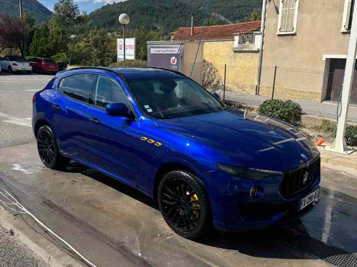 REPRISE VOITURE DE RALLYE MASERATI LEVANTE S 430CV 1