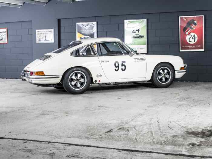 PORSCHE 911 2.0L 1965 FIA 3