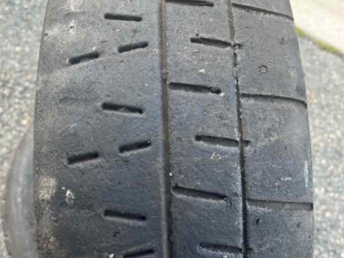 Lot de 9 pneus Pirelli 15 pouce 4