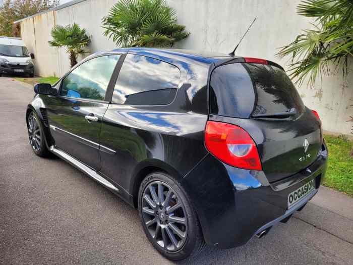 Renault Clio III 2.0 16v 200ch Renault Sport 3