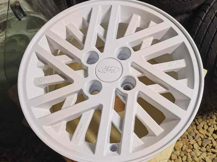 Diverses jantes FORD 4x108 pour sierra et ESCORT COSWORTH 2