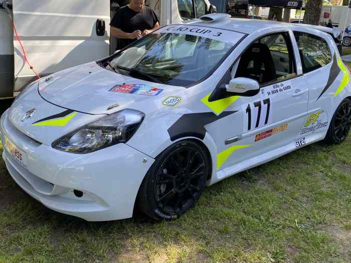 CLIO 3 CUP 3