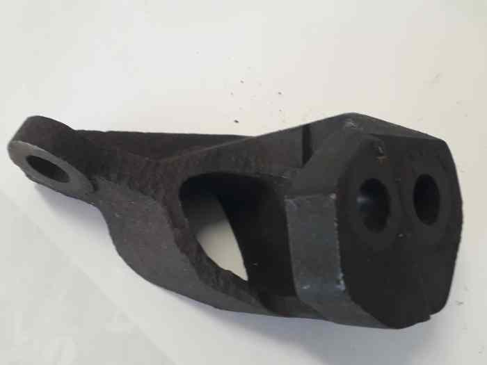 SUPPORT MOTEUR F3 DALLARA 5