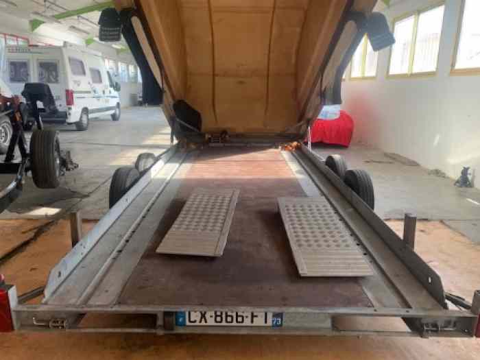 remorque fermée double essieux tbe 2700 kgs 3