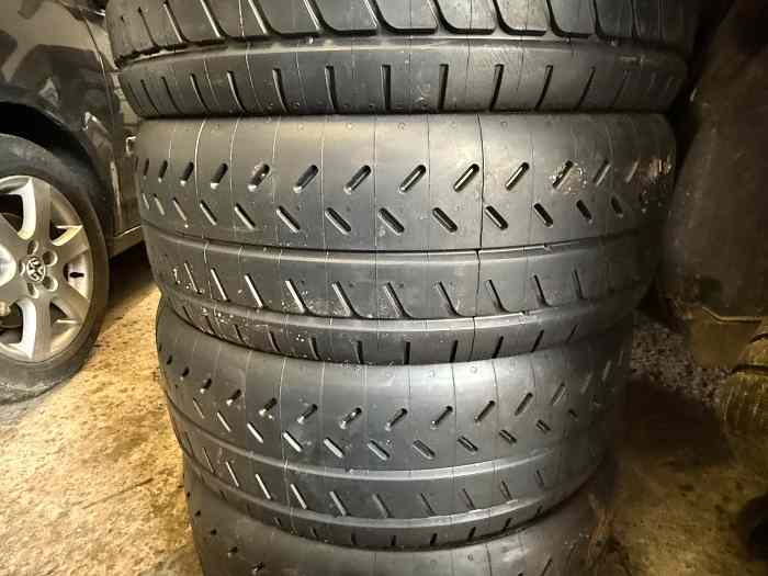 Pneus Michelin 19/63-17 (21) NEW