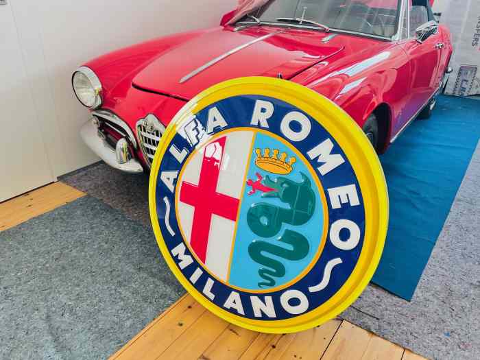 Alfa Romeo Milano dealer sign