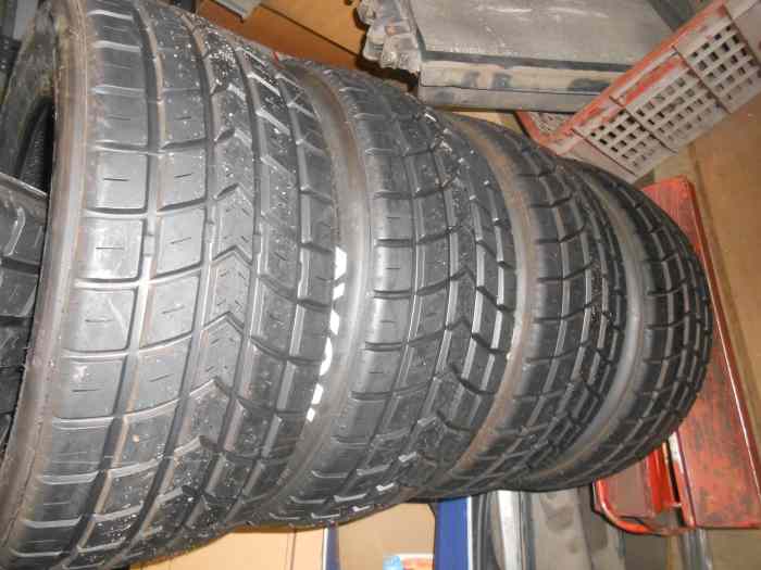 180/550R13 AVON