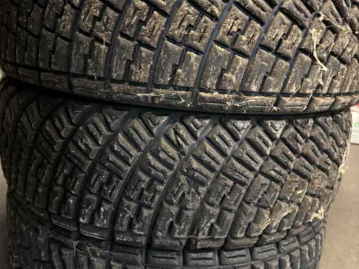 3 pneus terre Michelin 16/64-15 tzr90 1