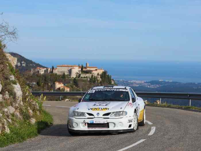 Megane Maxi f2000