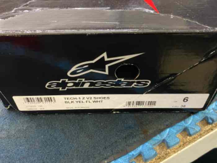 Chaussures alpinestars neuves 4