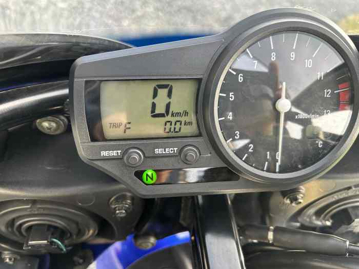 Moto Yamaha YZF R1 parfait état comme neuve ( d