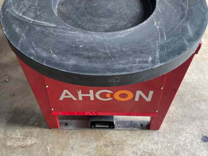 Décolleuse a pneus AHCON 2