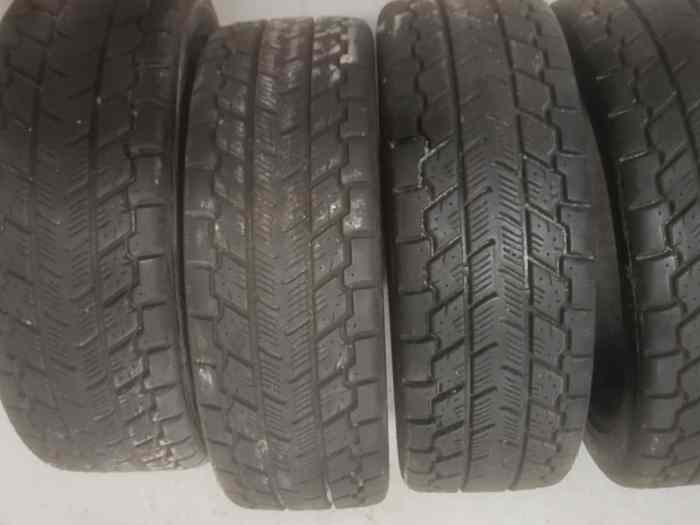 4 pneus neige PIRELLI WX2 thermo gomme...