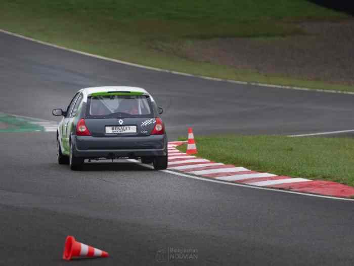 Renault Clio 2 cup 300ch 3