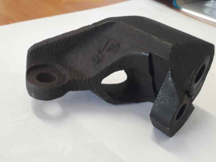 SUPPORT MOTEUR F3 DALLARA 4