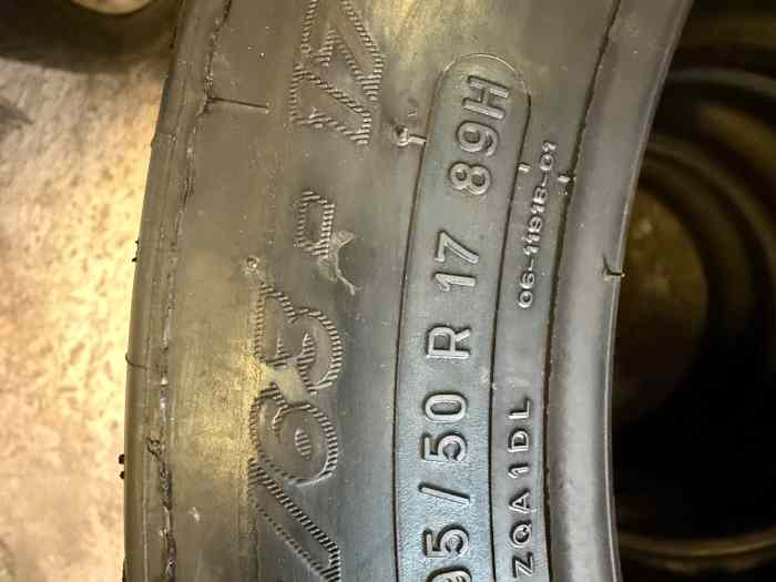 Pneus Michelin 19/63-17 (21) NEW 1