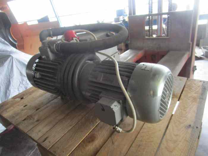 Busch Vacuum Pump 1