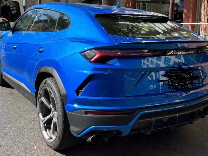 Superbe Lamborghini Urus de 2021 état proche du neuf 2