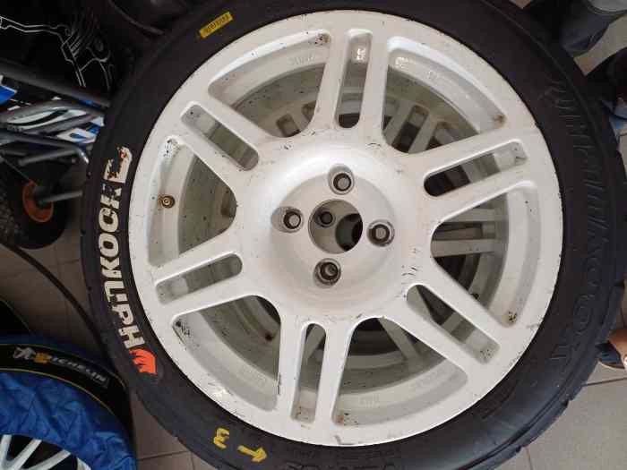 Pneu Hankook