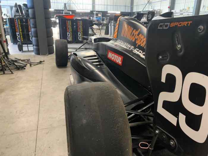 Formule Renault Tatuus de 2000 équipée d