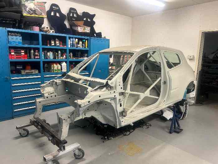 Renault Clio R3C Maxi new bodyshell