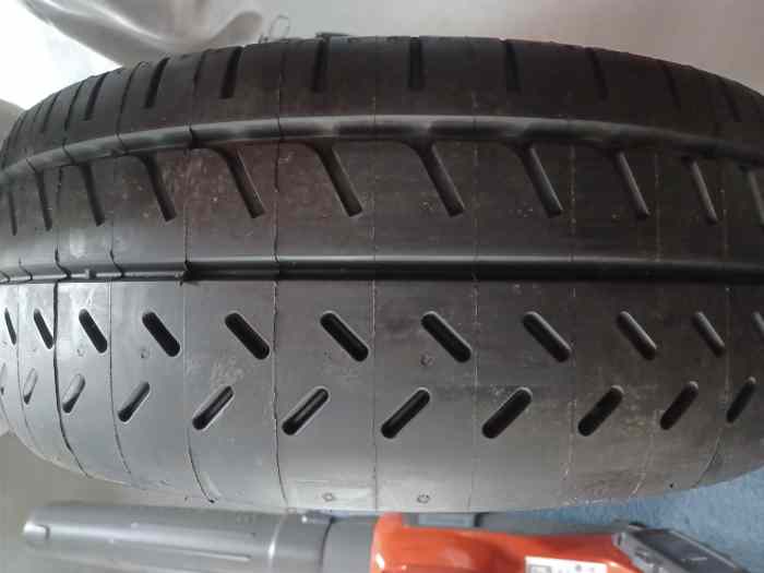 Michelin P01 NEUF 16 pouces