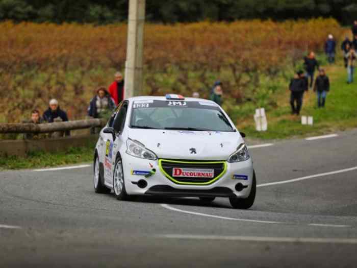 Vends Peugeot 208 R2 neuve