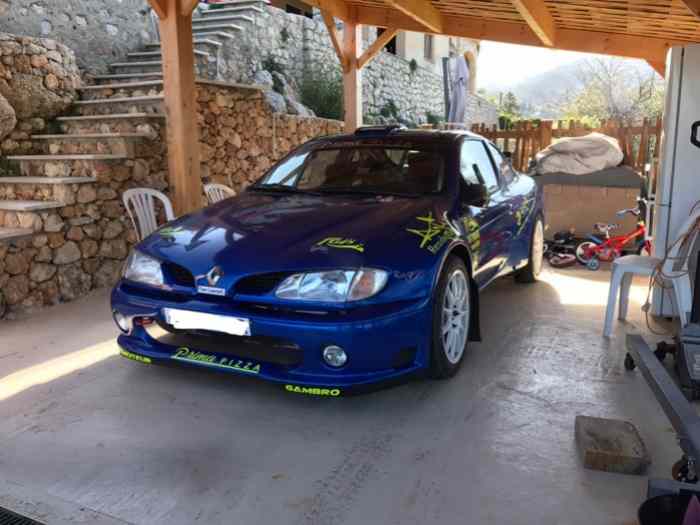 Megane maxi f2000