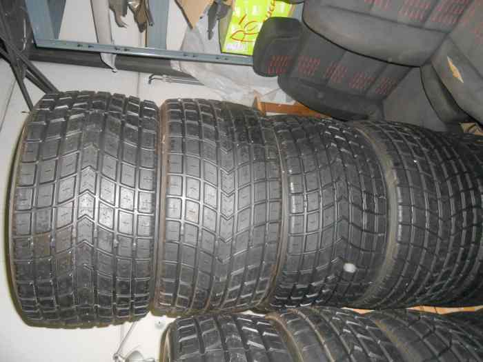 250/570R13 AVON 2