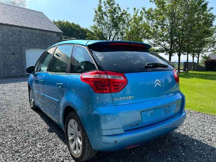 Citroen C4 picasso1.6 D parfait état boite automatique 1er prop 2