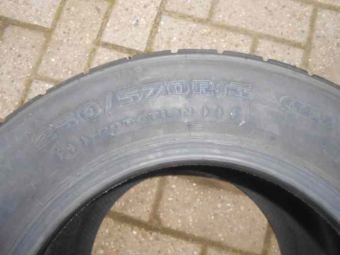 250/570R13 AVON